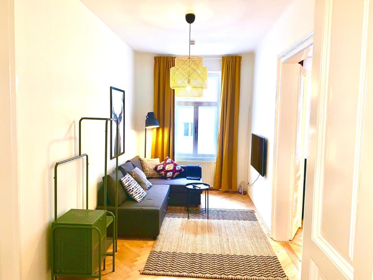 Contemporary City Apartment - By Nahuen Suites กราซ ภายนอก รูปภาพ
